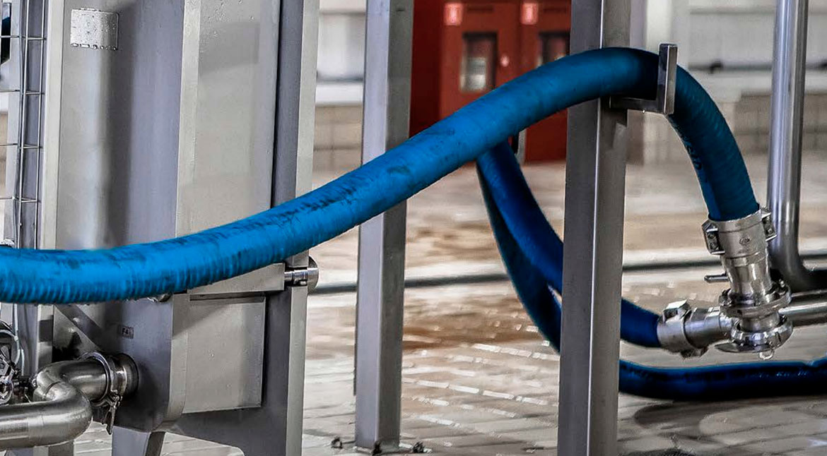 proveedor de manguera para manejo de líquidos, semilíquidos y productos sólidos en la producción de alimentos y bebidas.